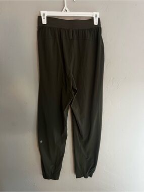 Lululemon 'License To Train' Green High-Rise Pant